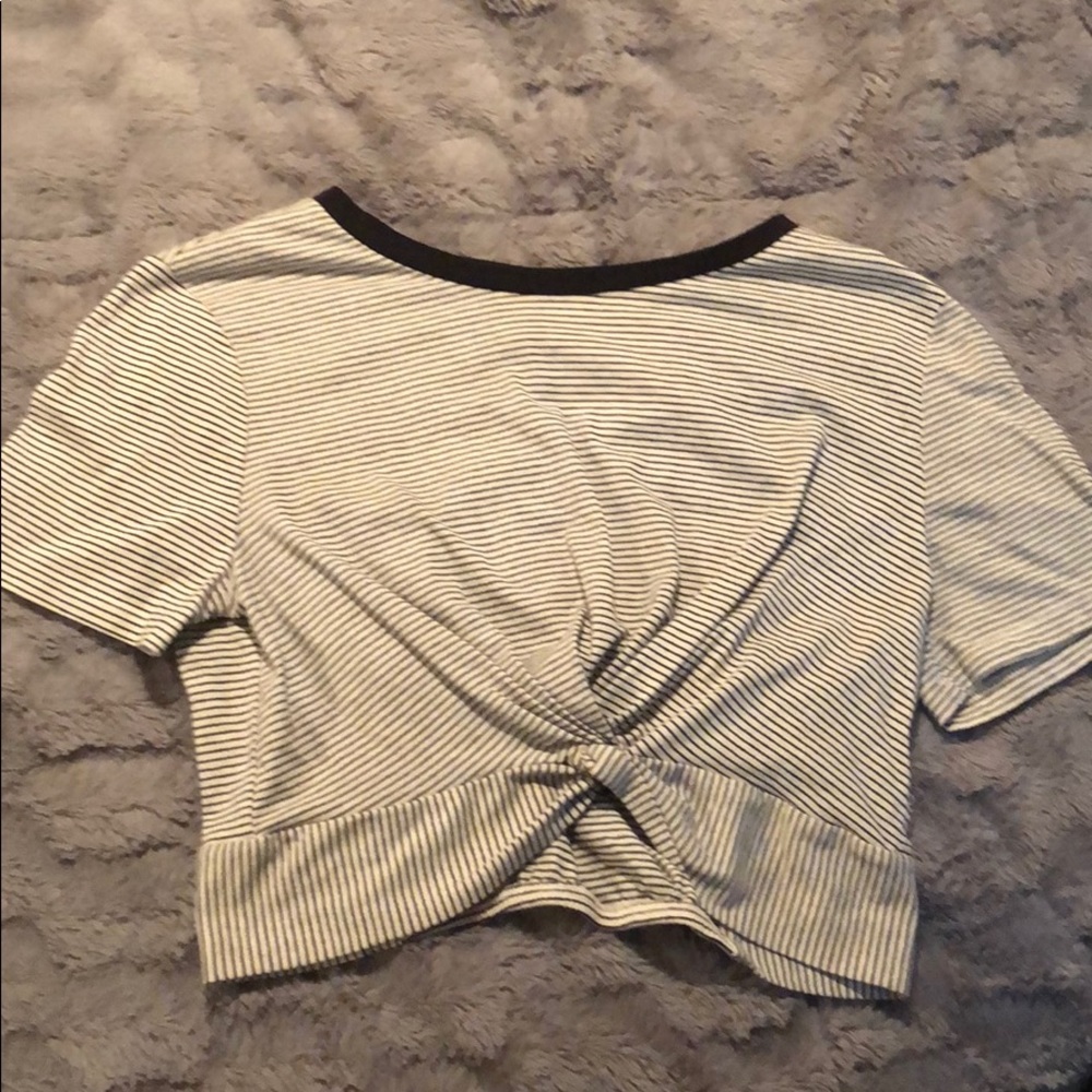 cropped t-shirt